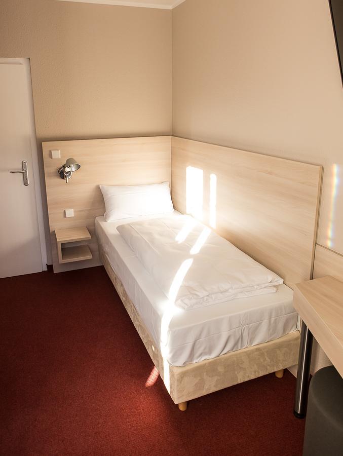 Rasthof & Motel Hermsdorfer Kreuz Ngoại thất bức ảnh